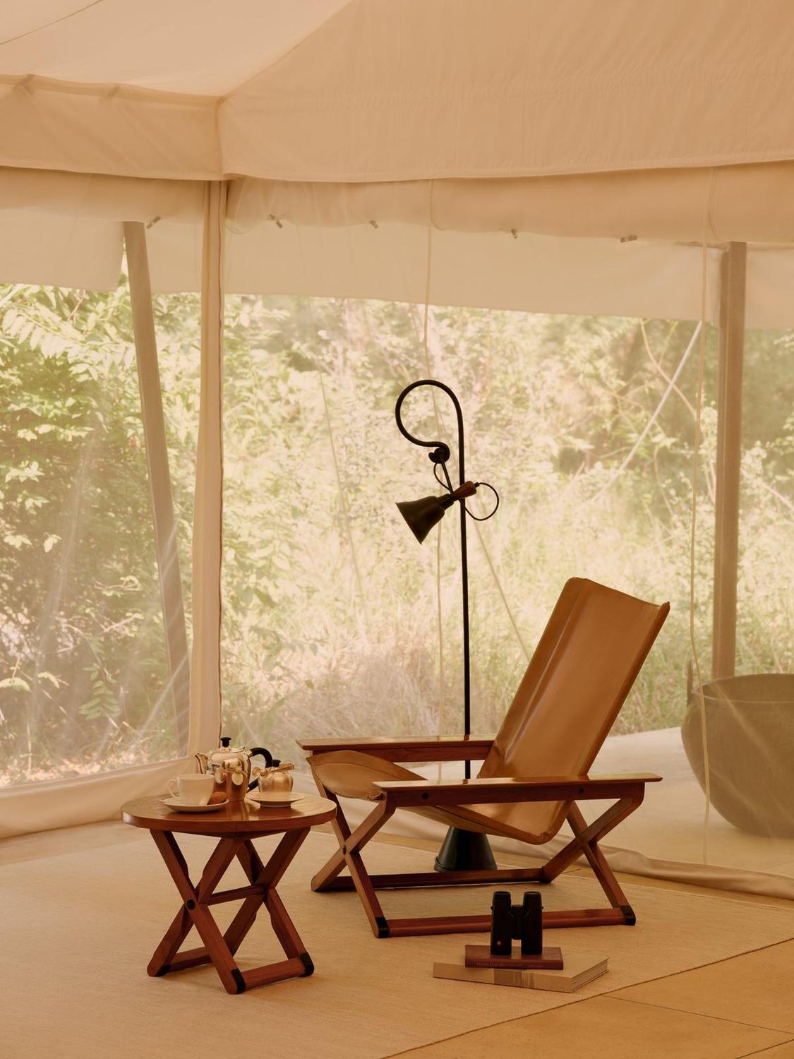 Reading lounge · signature lamp